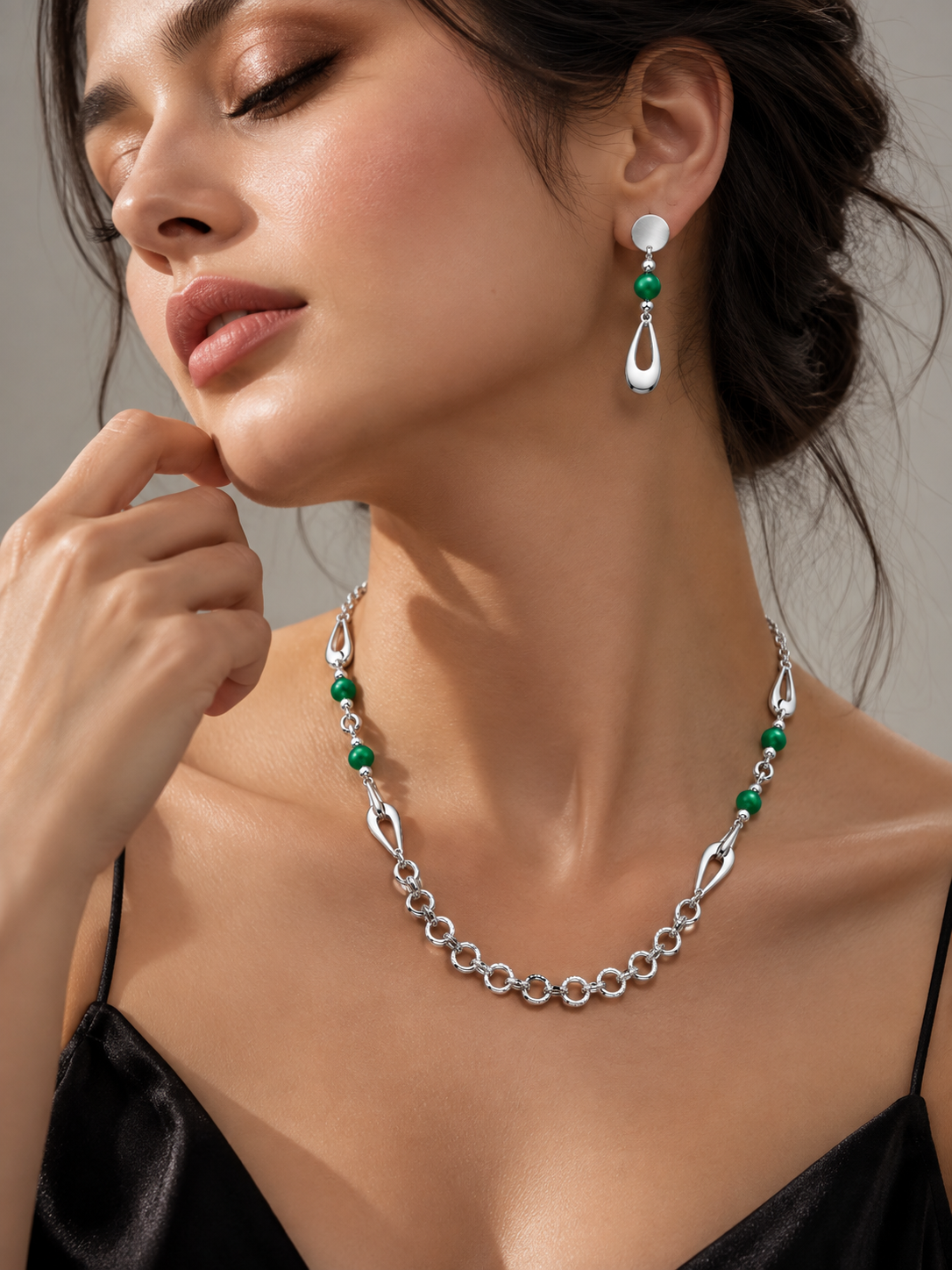 Black and Green Stone Necklace Set view 2