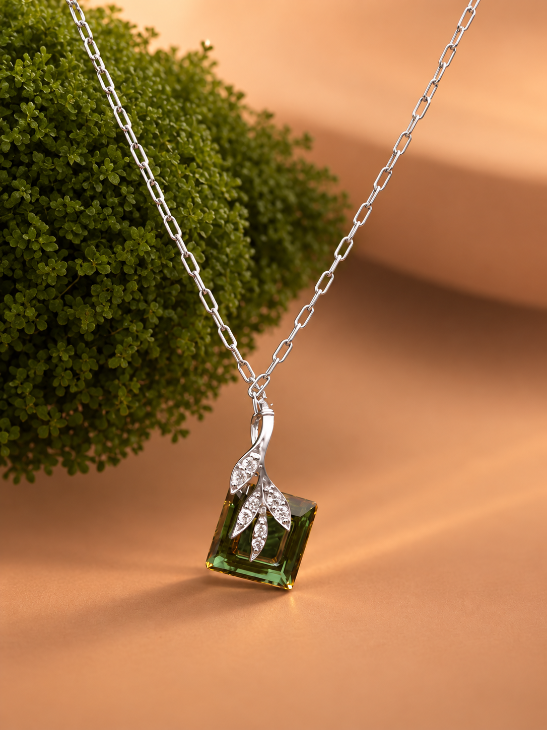 Elegant Green Stone Drop Pendant Necklace